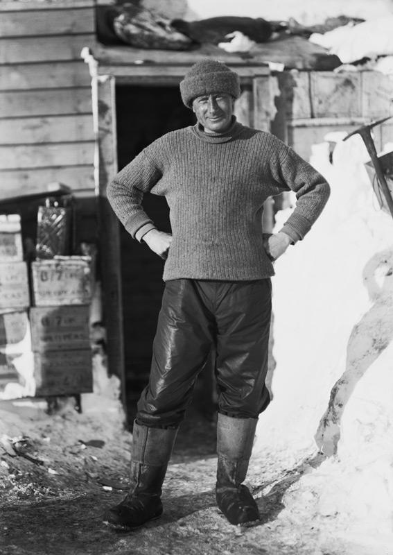 Dr. Edward Wilson war als Arzt, Wissenschaftler, KÃ¼nstler und Vertrauter bei zwei von Scotts Expeditionen in der Antarktis dabei. Er war ein wichtiges Mitglied der Expeditionsmannschaft und starb zusammen mit Scott auf dem RÃ¼ckweg vom SÃ¼dpol. (Bild: Canterbury Museum)