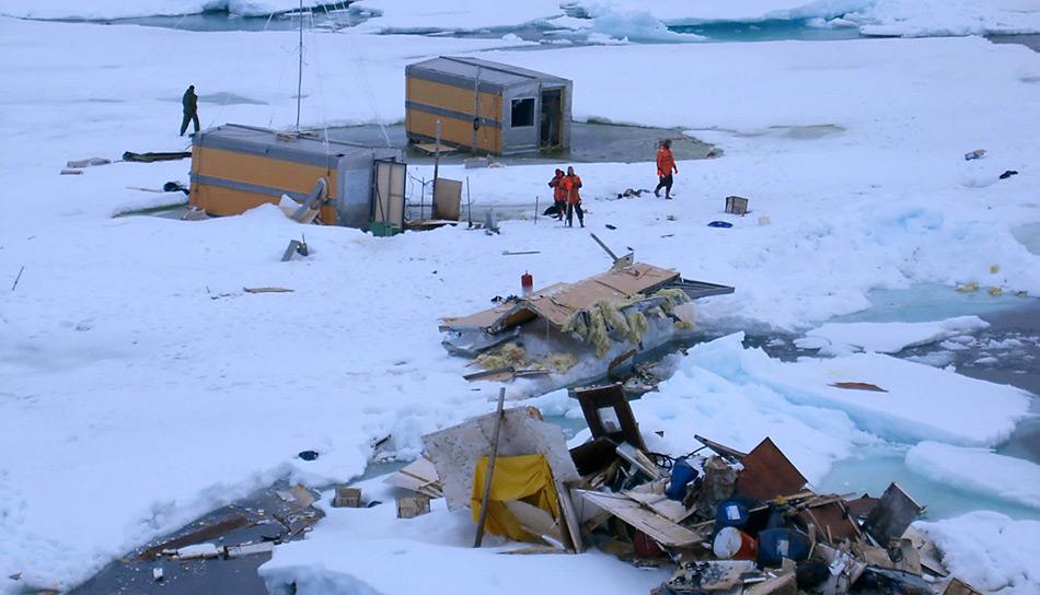 Schon früher, im Sommer 2004 musste die Drifteisstation «Nordpol-32» wegen instabilem Eis evakuiert werden.