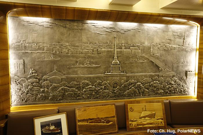 018-Eisbrecher-Lenin-Wandbild