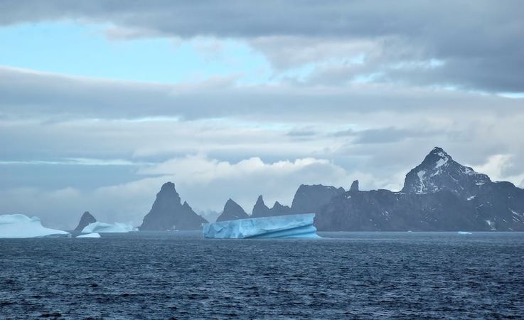 Die subantarktischen Su00fcdorkney-Inseln sind extrem abgelegene Inseln mitten im Su00fcdpolarmeer. Auf